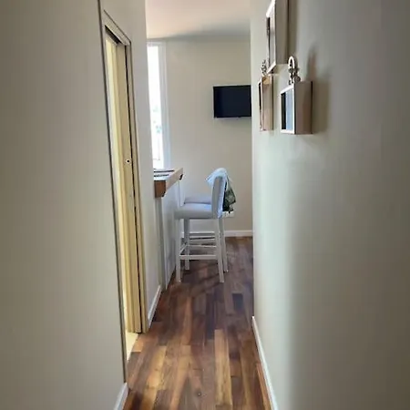 Attico Nel Centro Di דירה *