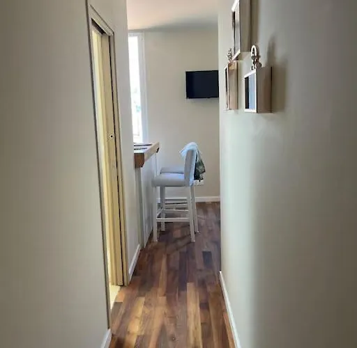 Attico Nel Centro Di 아파트 *